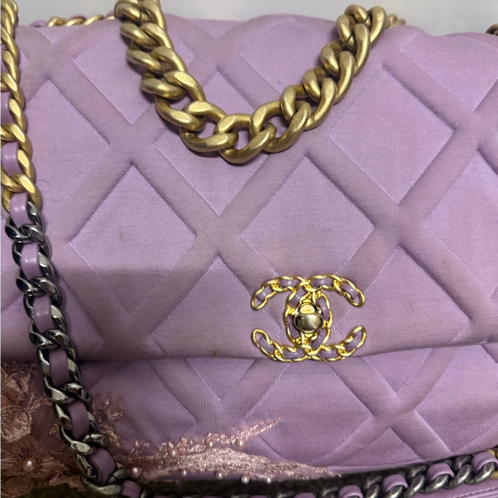 Chanel 19 fabric Lavender Quilted Shoulder Bag with Gold Chain - Picture 2 of 16